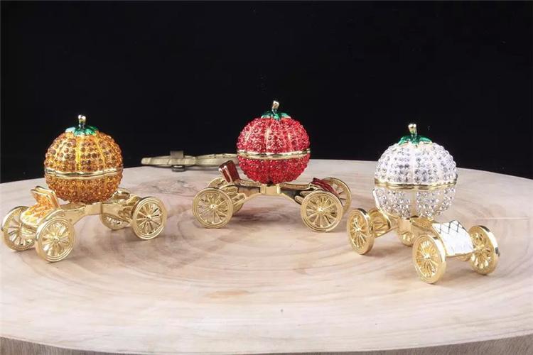 童話故事鑲鉆南瓜車(chē)首飾盒南瓜馬車(chē)飾品裝飾盒生日禮物批發(fā)